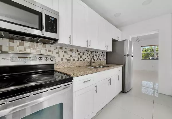 2902 NW 11th St #2B, Miami, FL 33125