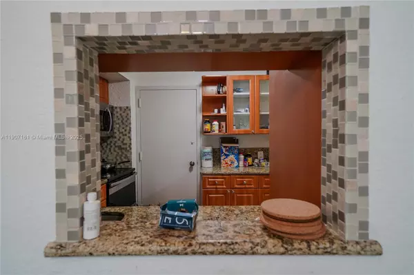 Miami, FL 33156,9125 SW 77th Ave #103