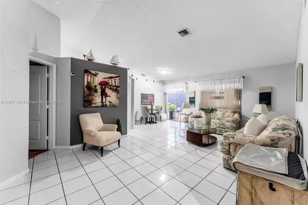 Miami, FL 33177,14262 SW 181st St