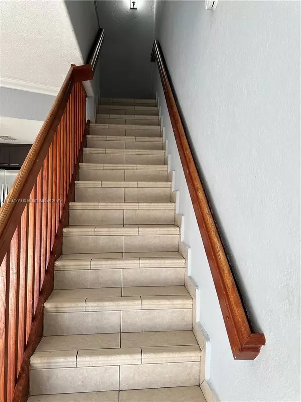 Hialeah, FL 33012,1300 W 53rd St #28