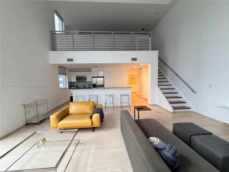 1060 Brickell Ave #613, Miami, FL 33131