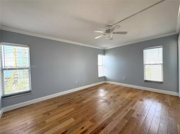 Miami Beach, FL 33139,1300 Alton Rd #9D