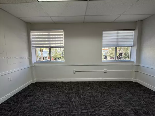 Coral Gables, FL 33134,220 Miracle Mile #B206