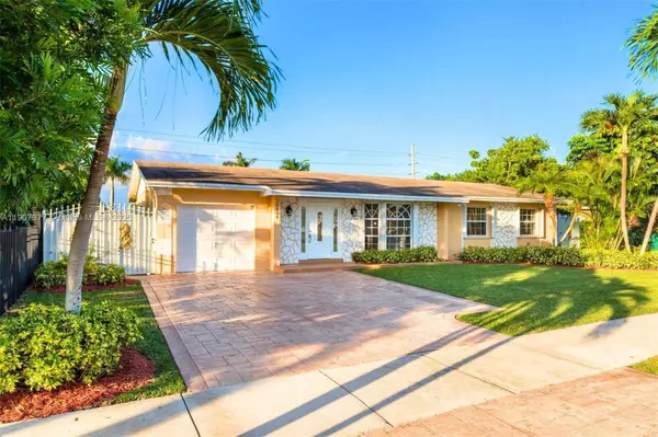 10835 SW 152nd Ter, Miami, FL 33157