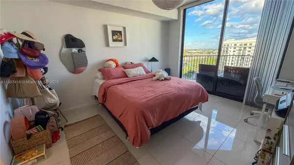 Doral, FL 33166,5252 NW 85th Ave #1903