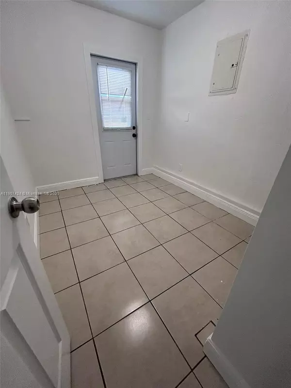 Fort Lauderdale, FL 33311,2780 NW 14th St #2