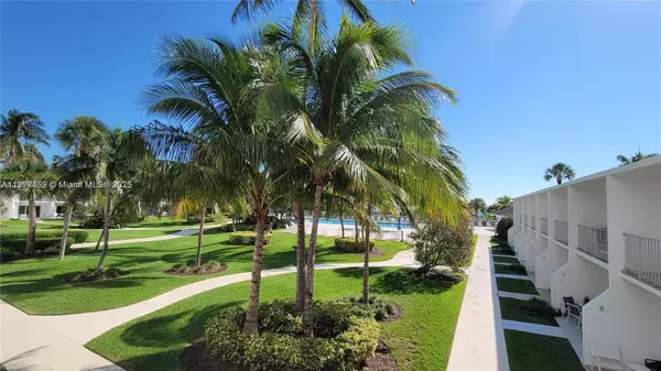 881 Ocean Dr #TH10, Key Biscayne, FL 33149