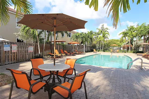 Miami, FL 33185,14928 SW 40th St