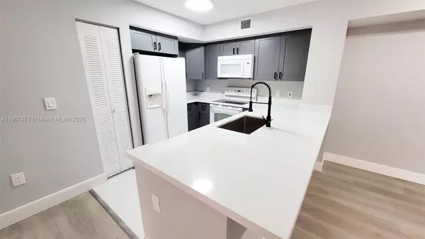 Miramar, FL 33025,12124 Saint Andrews Pl #203