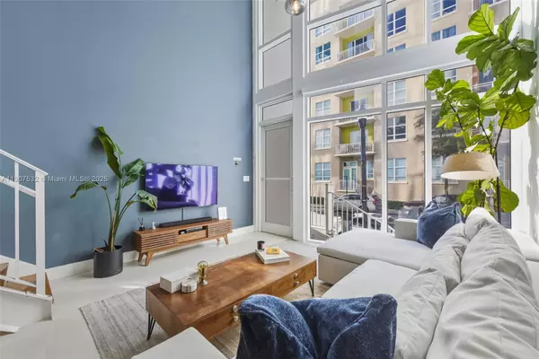 Miami, FL 33137,2020 N Bayshore #TH103