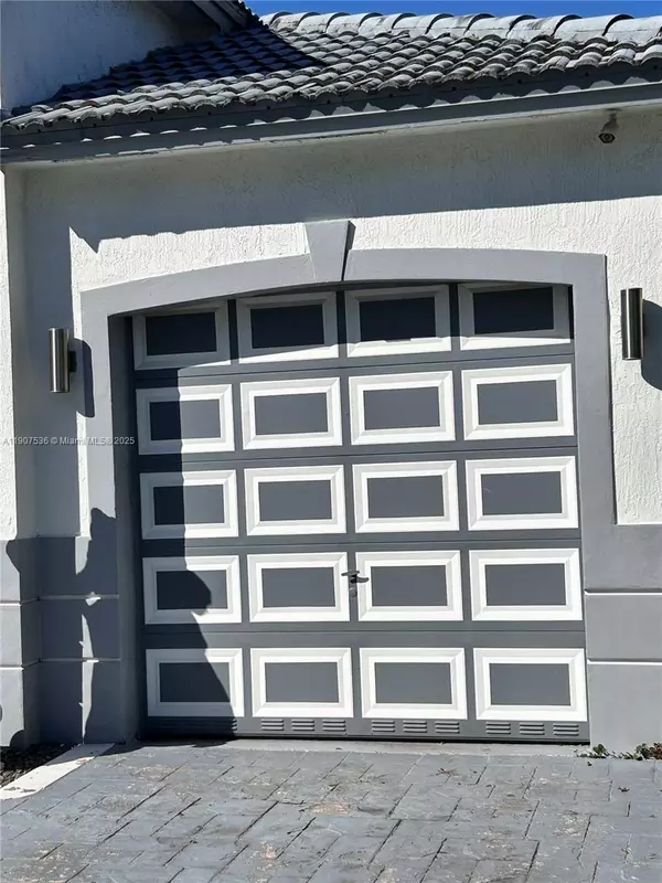 Miami Gardens, FL 33054,4607 NW 165th St