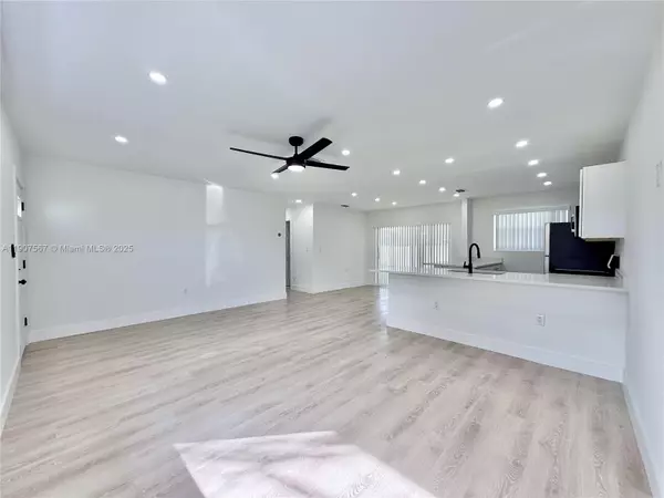 Lauderhill, FL 33311,671 NW 37th Ave