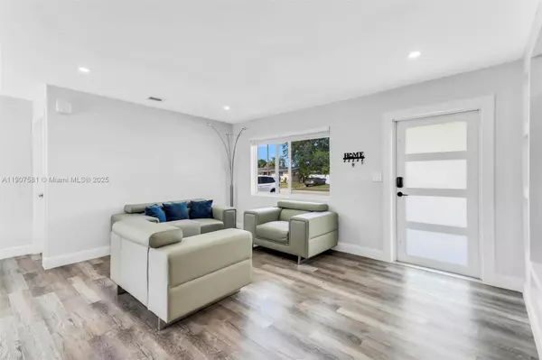 Hollywood, FL 33024,330 N 70th Ave