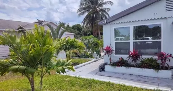 173 W 16th St ##B, Riviera Beach, FL 33404