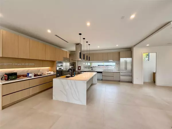 Surfside, FL 33154-3236,9024 Abbott Ave