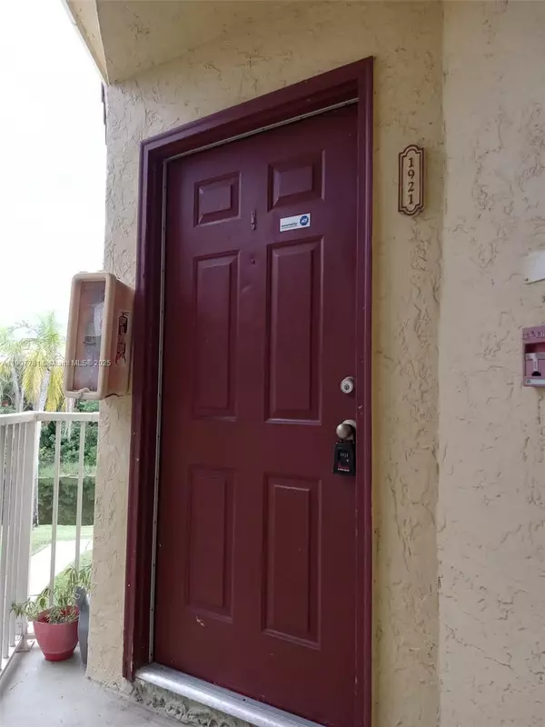 595 Vista Isles Dr #1921, Sunrise, FL 33325