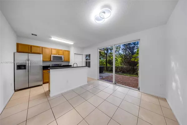 Miramar, FL 33025,12040 SW 28th St #406-4