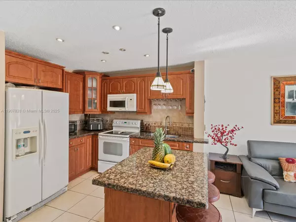 Hialeah Gardens, FL 33018,8851 NW 119th St #3314-3