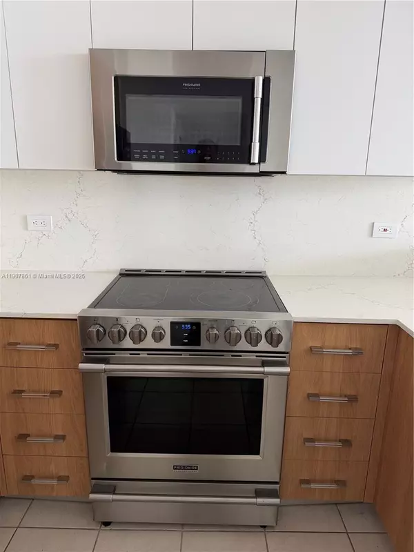 Hollywood, FL 33020,140 S Dixie Hwy #807