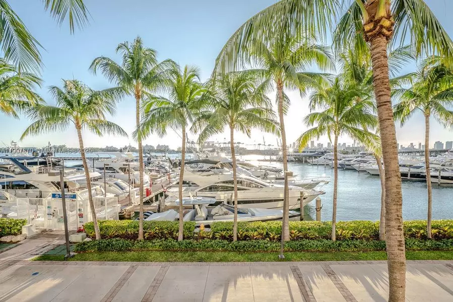 400 Alton Rd #TH-3M, Miami Beach, FL 33139