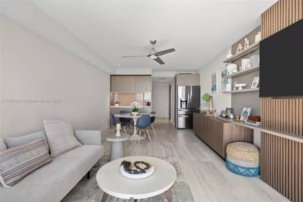 Sunny Isles Beach, FL 33160,18975 Collins Ave Cabana #4