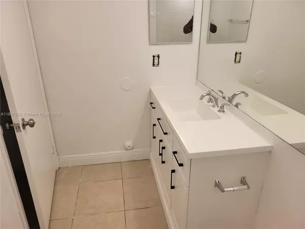 Tamarac, FL 33319,Address not disclosed