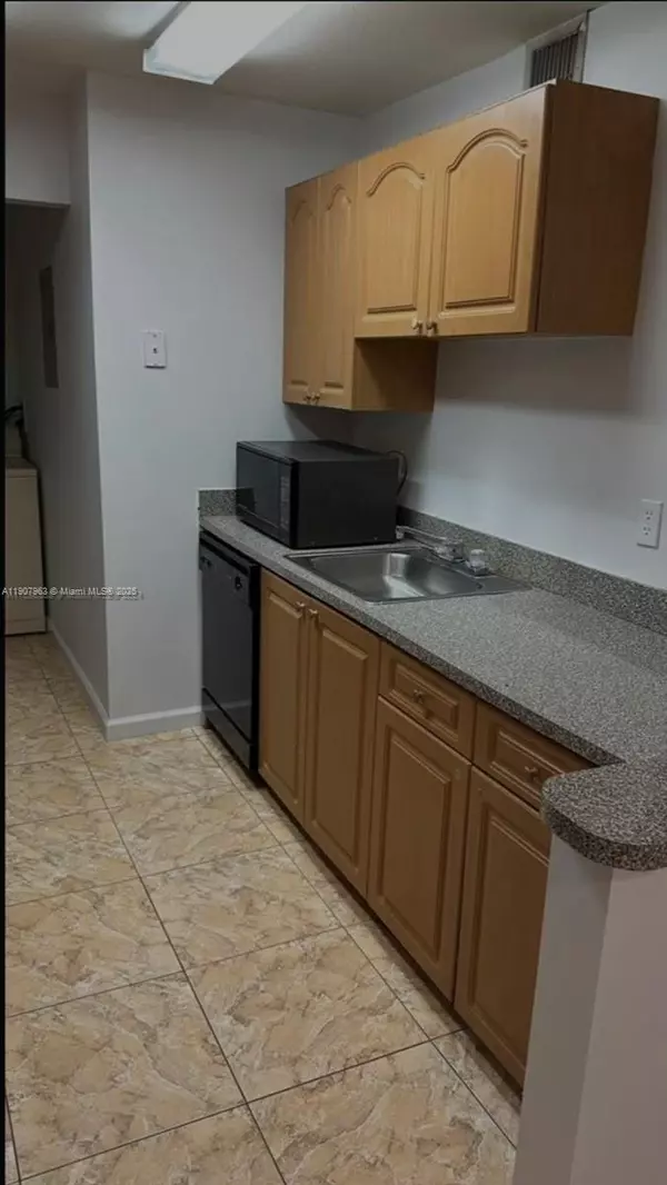 Lauderhill, FL 33313,2952 NW 55th Ave #2D