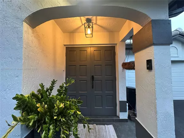 Coconut Creek, FL 33073,5478 NW 45th Way