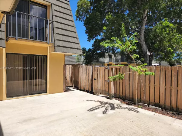 2706 27th Way #2706, West Palm Beach, FL 33407