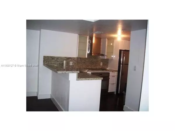 Miami, FL 33131,770 Claughton Island Dr #703