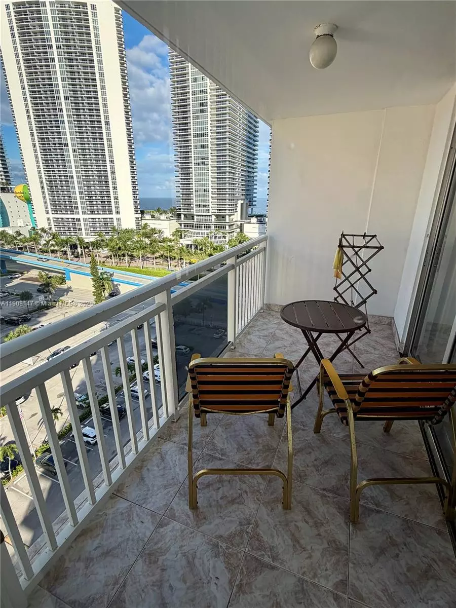 Hallandale Beach, FL 33009,1849 S Ocean Dr #1405