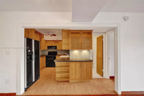 Miami, FL 33143,8335 SW 72nd Ave #205D