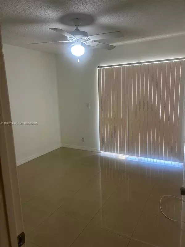 Pompano Beach, FL 33069,3995 W Mcnab Rd #B310