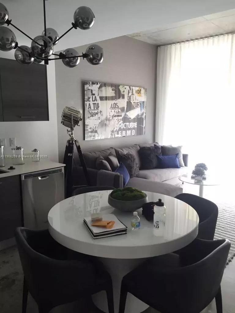 Miami, FL 33131,151 SE 1st St #903