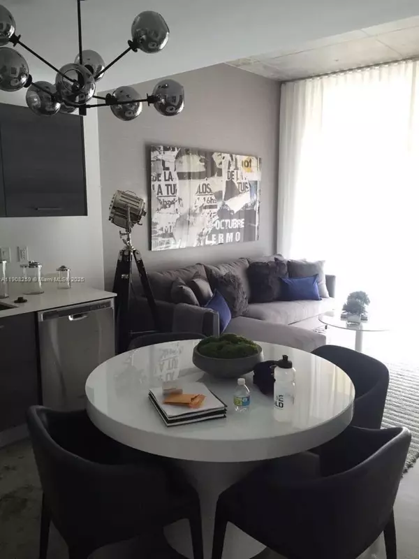 151 SE 1st St #903, Miami, FL 33131