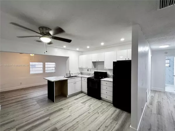 Tamarac, FL 33321,7303 NW 57th Pl #7303