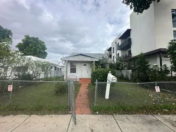 Hollywood, FL 33020,1721 Fletcher St