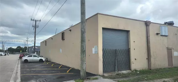 Hialeah, FL 33010,592 W 28th St