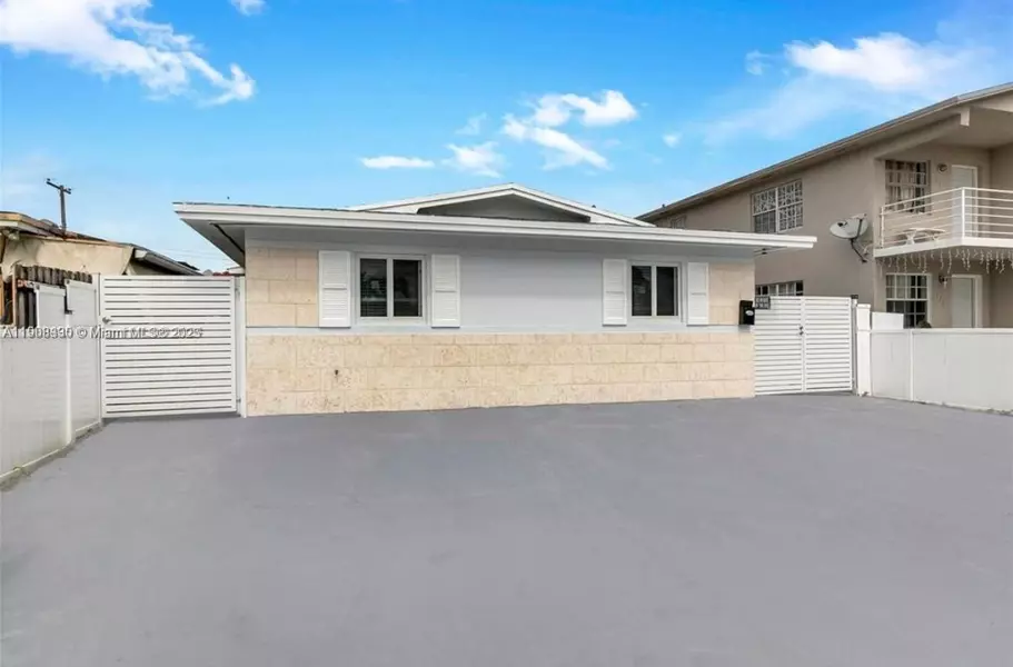 329 W 18th St, Hialeah, FL 33010