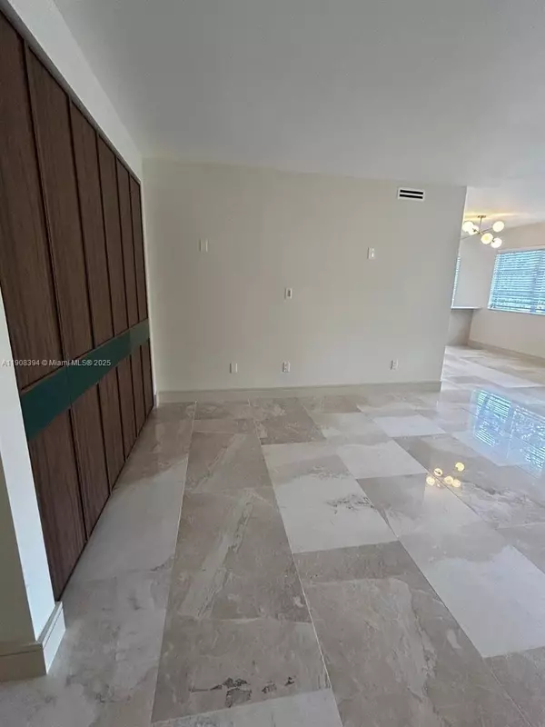 Bay Harbor Islands, FL 33154,1060 92nd #Apt 7