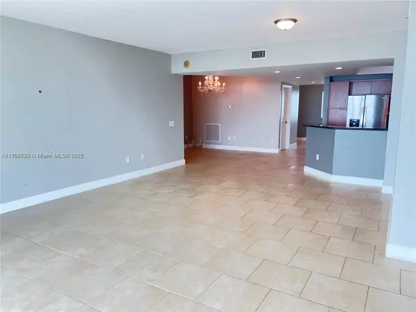 North Miami, FL 33181,15051 Royal Oaks Ln #2301