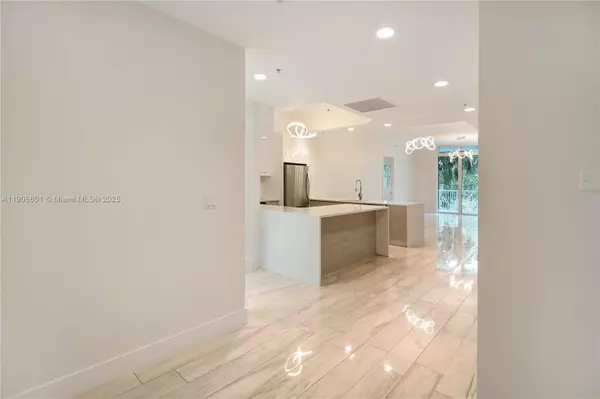 North Miami, FL 33181,Address not disclosed