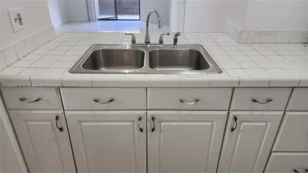 Miami, FL 33196,9708 Hammocks Blvd #101-32