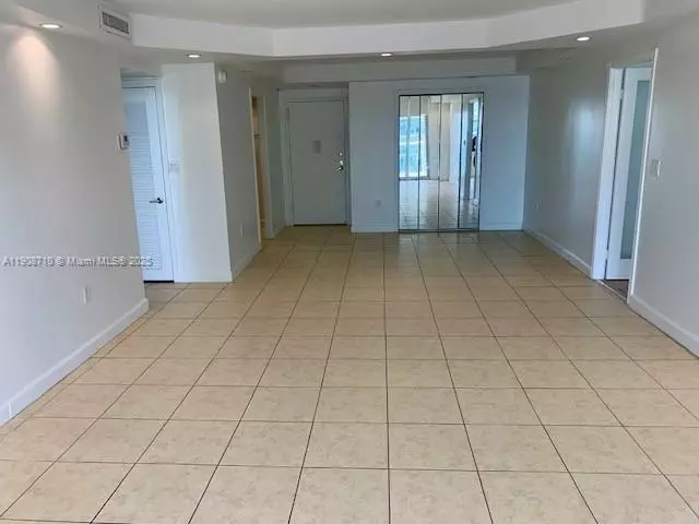 Miami Beach, FL 33140,5750 Collins Ave #12 H