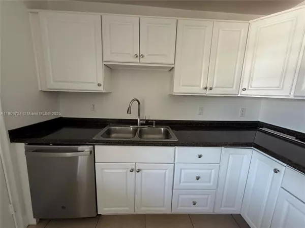 Coral Springs, FL 33065,8900 W Sample Road #204