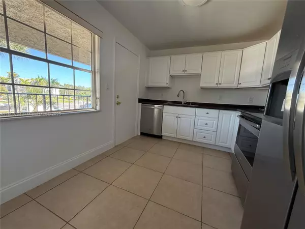 Coral Springs, FL 33065,8900 W Sample Road #204