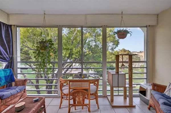 Lauderdale Lakes, FL 33313,2901 NW 48th Ave #468