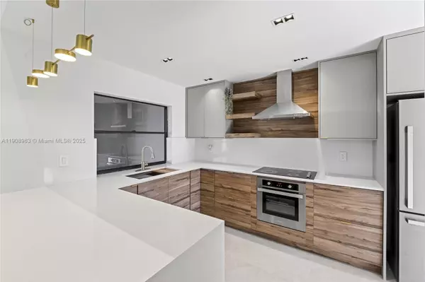 Hialeah, FL 33015,6243 NW 171st St