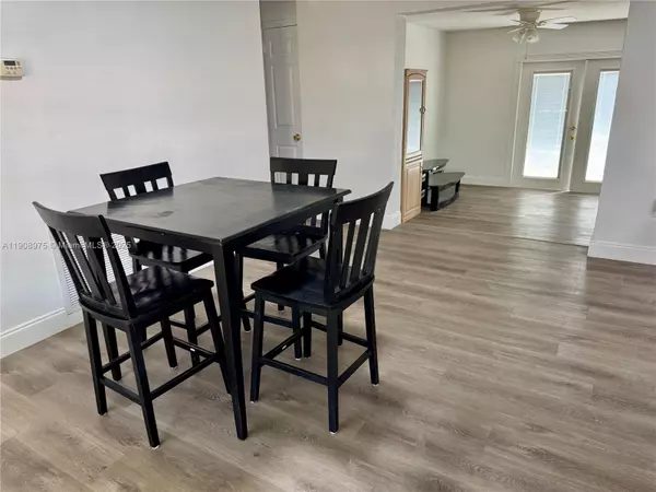 Hollywood, FL 33023,6320 Mayo St