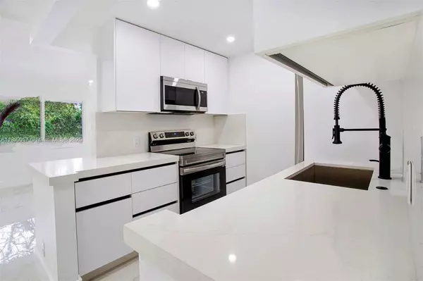 Pembroke Pines, FL 33027,13250 SW 7th Ct #204L